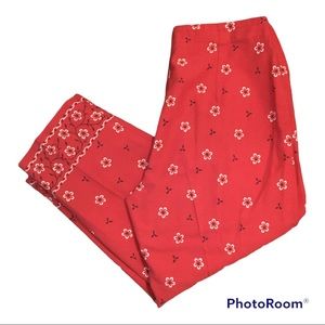 Real Comfort | Women’s Capris | Size 4 | Red w/Floral Print